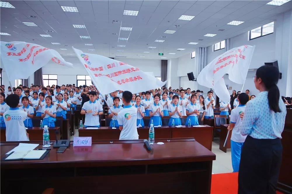 青春活力!275名“小海棠”志愿者出征旅博會(圖19) 青春活力!275名“小海棠”志愿者出征旅博會(圖19)